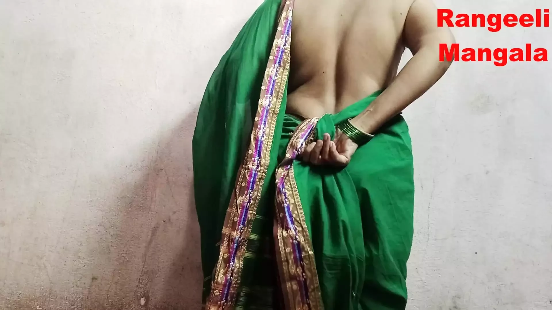 Adik ipar Mumbai Marathi Memberikan Handjob Dan Mencukur Perkhidmatan Kepada Jirannya Bahagian 2