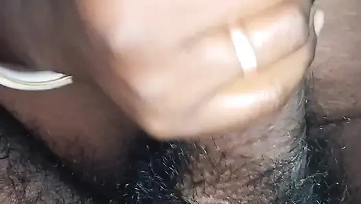 Hintli kadın elle muamele ve götüne boşalma