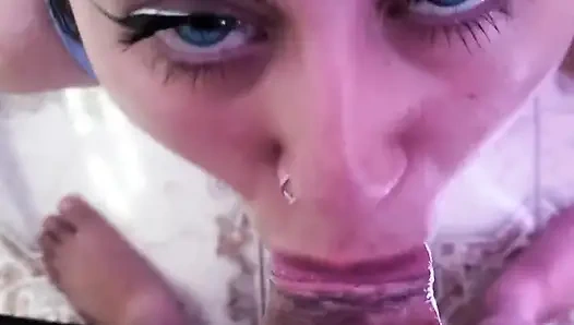 Hot Girl Giving a Blowjob Until I Cum in Her Mouth