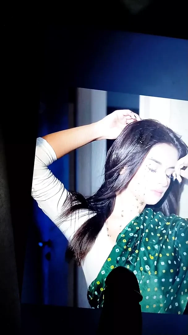 Anushka sen vs avneet kaur cum n spit eerbetoon