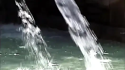 Крошку трахнули на утесе в видео от первого лица