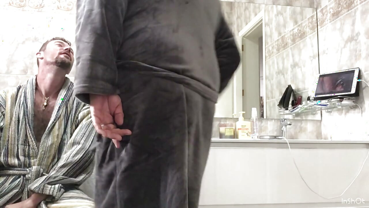 daidi mujhe baathroom men achchhe se chodte hain