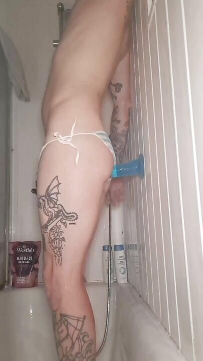Seluar dalam biru, dildo biru