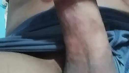Yetenekli 18 yaşındaki genç mastürbasyon yapıyor