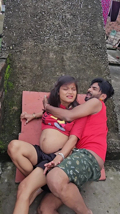 "भारतीय देसी गांव की प्यारी 18+ सौतेली बहन की जोरदार चुदाई" से शानदार पल