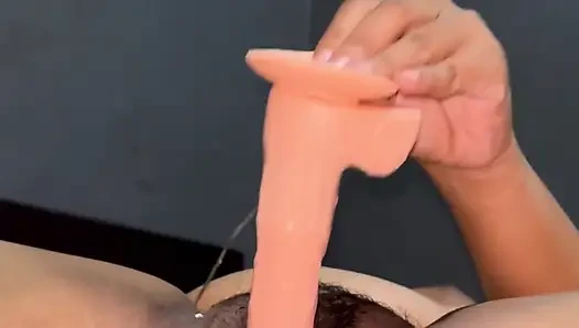 A pregnant woman who can't hold back the urge to fuck until she squirts
