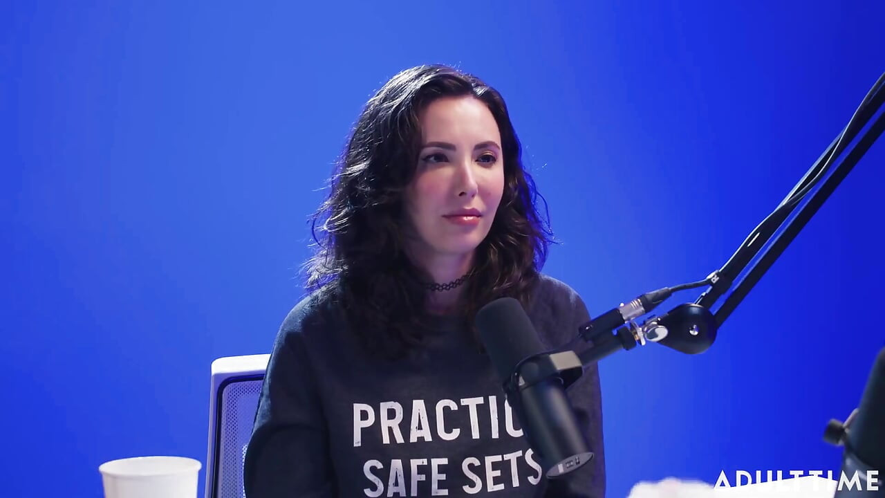 Casey Calvert: Tiger King Parody, Hội chứng kẻ mạo danh, & BDSM | Podcast thời gian dành cho người lớn