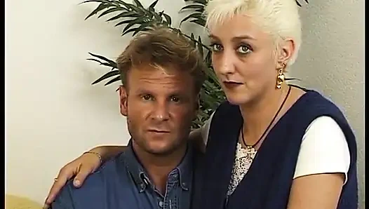 Blonde mature bitch dildoed by casting agent