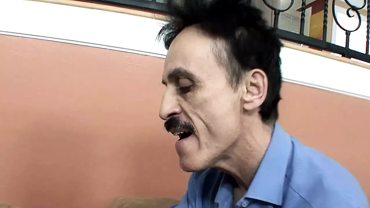 火辣性感的黑发女郎被狠操