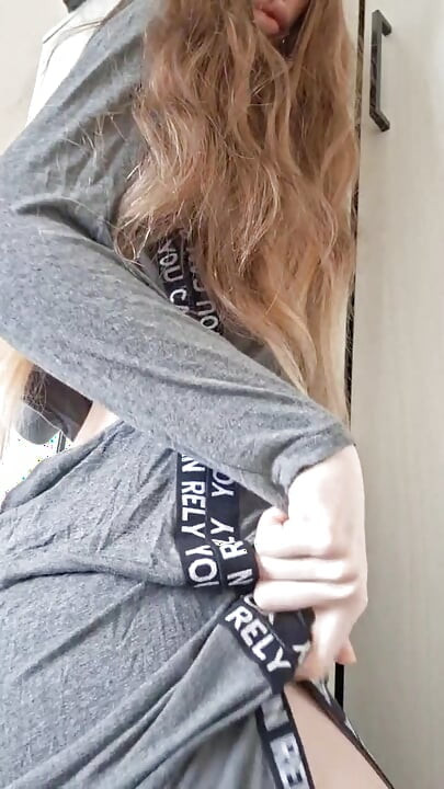I've got a bit of a domestic kink, and I can keep a secret !