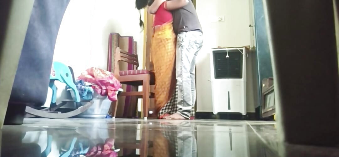 Lavanya Deepa dengan kain sosis
