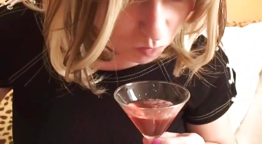 Fetishqueen Lucilla Poslužila si vrlo poseban aperitiv