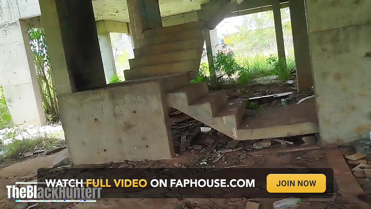 Ugly a Big Dildo in My Ass in Construction