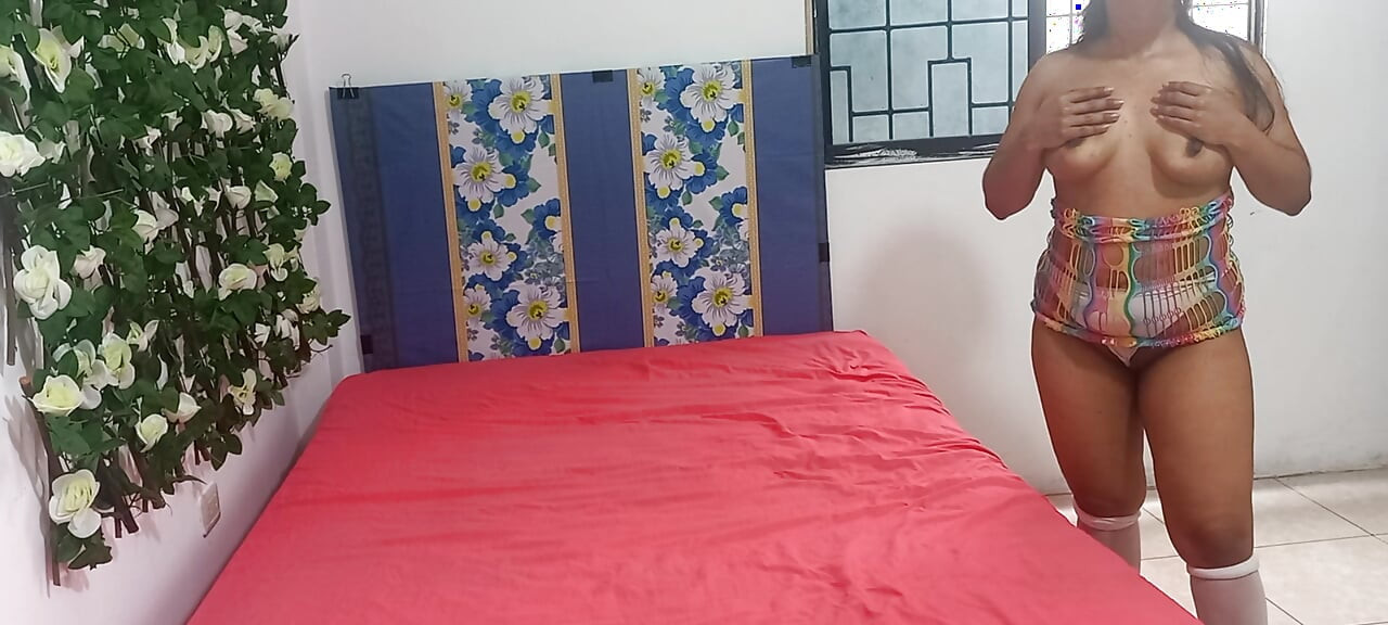 Meri uttejit kale bal vali painti ki gndh chhorakar apni gand uchhal rahi hai