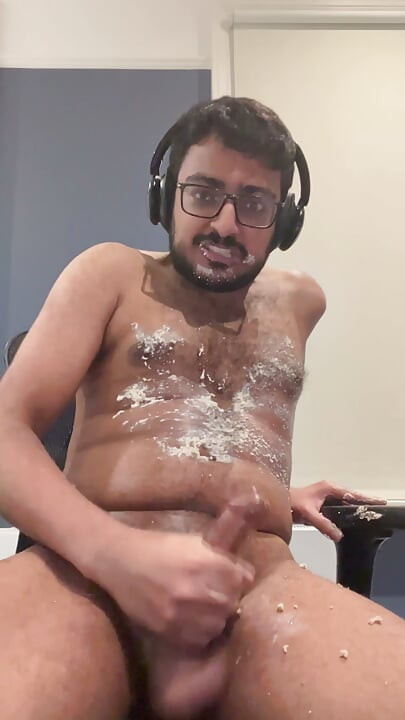 Mouth Full Of Walnuts. Balls Full Of Cum. TheLargeMan957