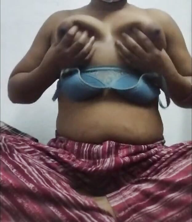 Hari ini, bhabhi ingin melakukan banyak seks, komentar