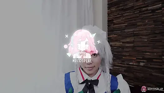 Anna saotome yeni bir kostüm deniyor