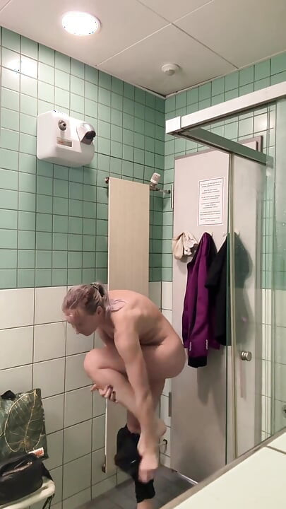 Spiiing on a Girl in the Shower at a Gas Station