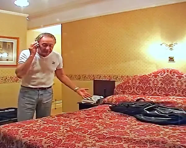Imamo 18 godina! Mi smo tinejdžeri sa trudnom Maxine