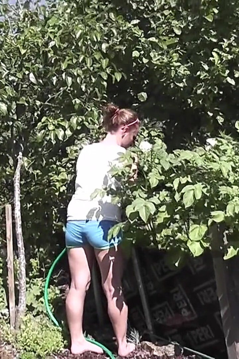Studentin-aneta Gartenfickpissneu