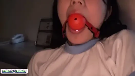 Sevimli kız bir aşk otelinde gizli buluşma, arzuyla sırılsıklam, derinlere istiyor!