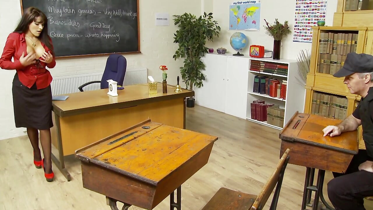 Valery Summer an uninhibited woman receives her first anal