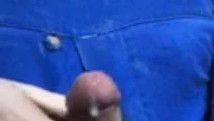 Wichsen und abspritzen auf der Arbeit