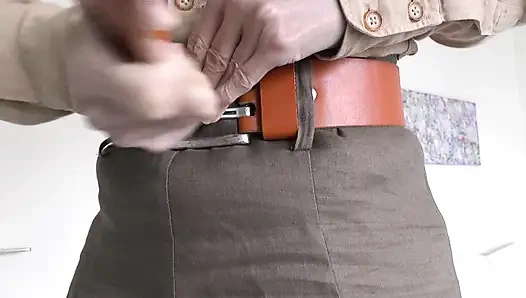 Cewek seksi dengan rok mini ini lagi asik dicoba pakai kostum linen, bagian 3, lady victoria valente