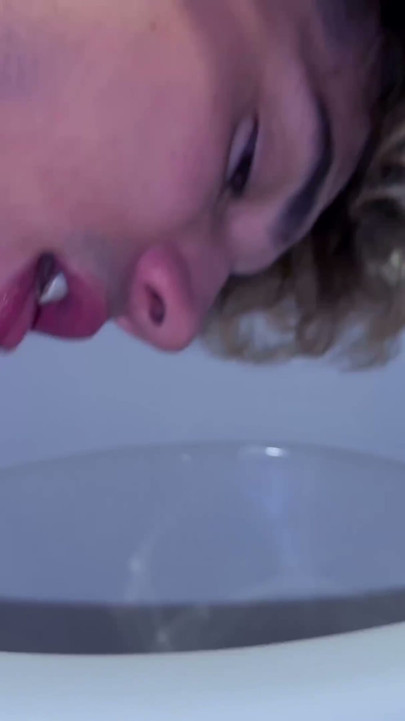 ublic, siveys, Piss & Fuck Machine Domination. TWINKS | Leike 1