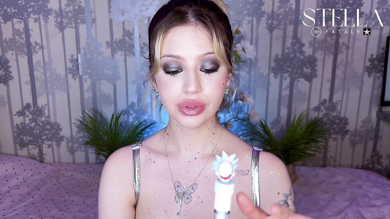 Lips Fetish Glitter Gloss Tease with My Plump Lips