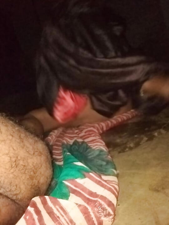 Bhabi ne baiya ke bal saf kiye fir chudai ki