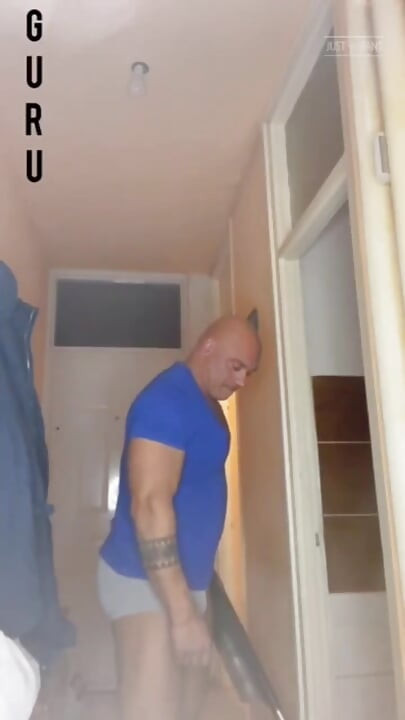 Home Made Wank. Kulturysta szarpnij solo Videi