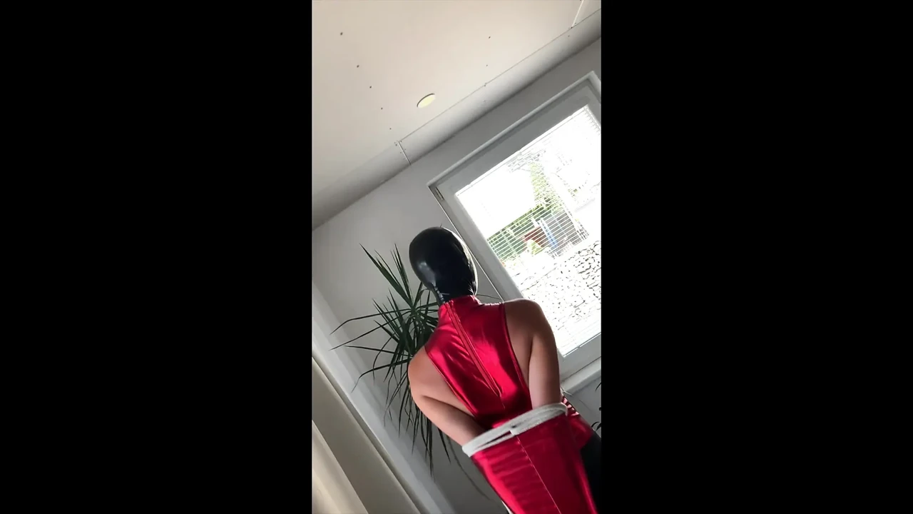 Armbinder high heels walking 1