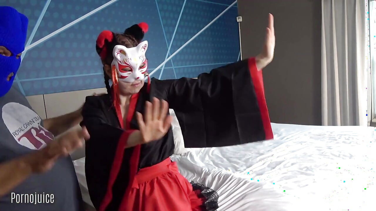 Awek pekak Anime White dapat krim pantat kote hitam besar, kemudian mengesan pantatnya