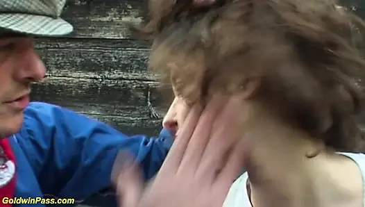 Sert Alman gırtlağına kadar anal seks