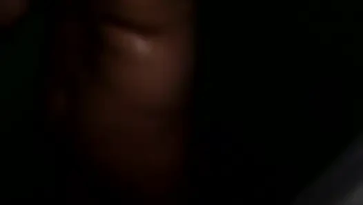 Ich fand meinen Weg in diese Dusche mit einer Lichtshow. Komm mit, um zu sehen, wie ich jeden zoll reibe, während ich bereit bin, meinen ersten zu schießen