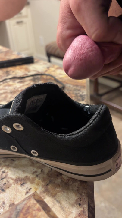 Cuming in my wife’s stinky converse