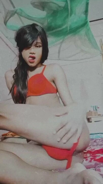 Red bra and panty cd Fingering