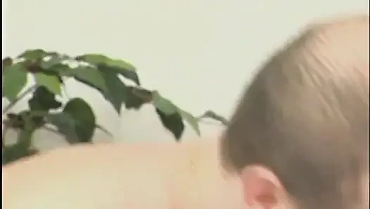 Büyük memeli sarışın sert sikiş ve saksodan sonra döl yutuyor
