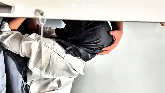 MILF im hijab betrügt chef mit großem schwanz und reverse-blowjob