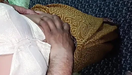 Die verheiratete stiefschwester wurde die ganze nacht von ihrem stiefbruster im garten von hinten gefickt