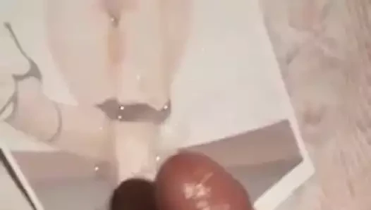 Hotmissxy boşalma anısına