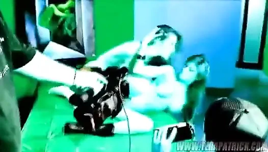 Broken: Sasha Grey, Jenna Haze, Victoria Sin, Kayla Paige, Lisa Daniels, Tommy Gunn'ın yer aldığı sahne 2b