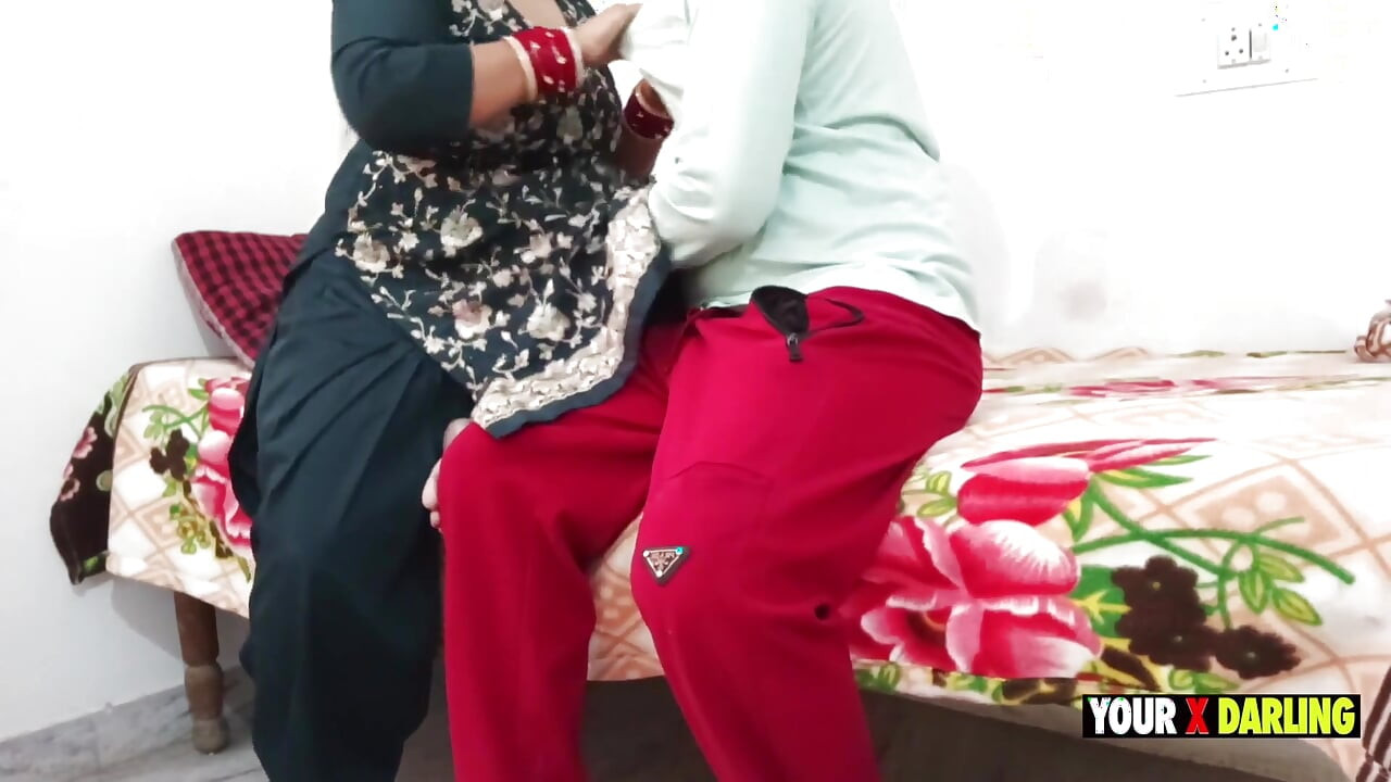 Devar misleidde haar Bhabhi met geld en neukte haar non-stop