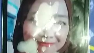 Wideo hołd piękna dziewczyna w hidżabie