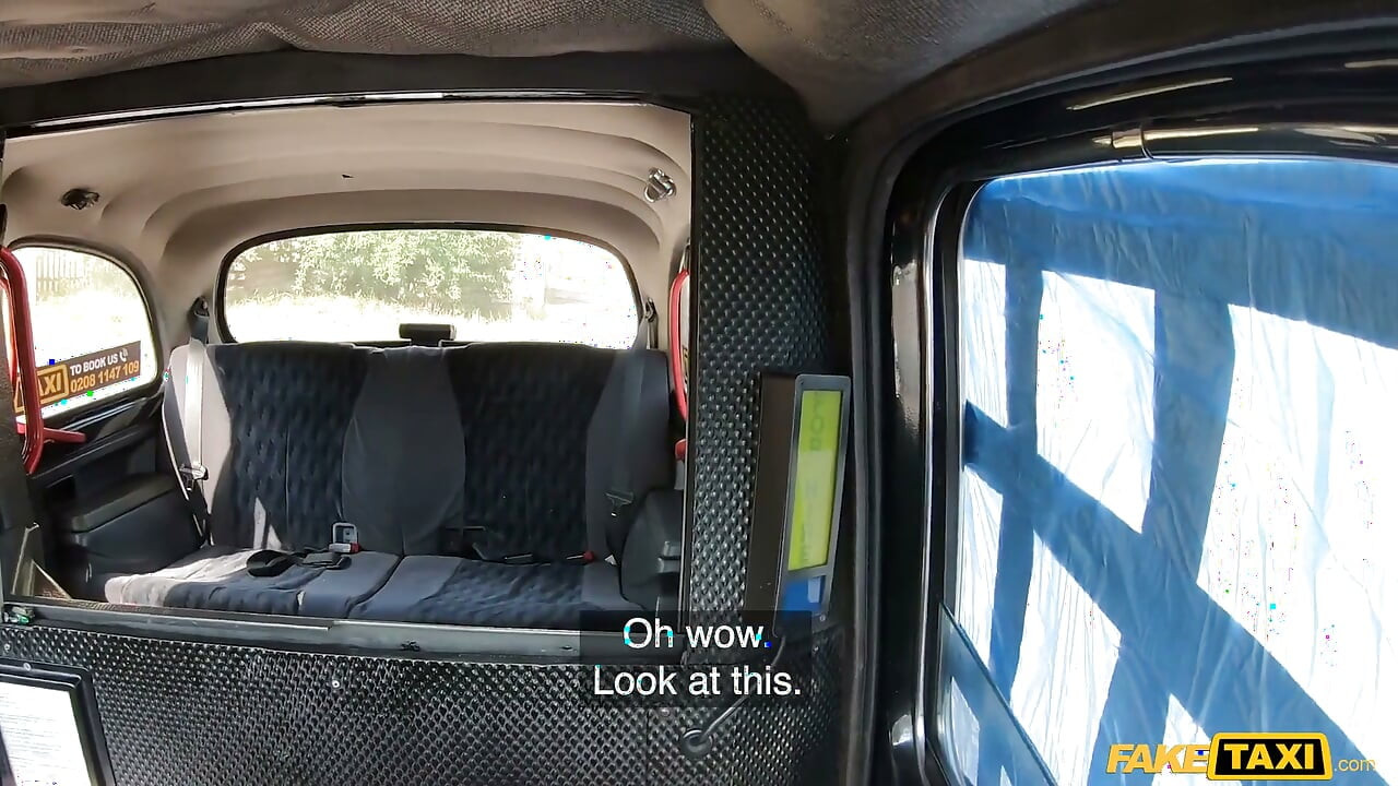 Fake taxi - nikki fox zeigt ihre rasierte ungarische muschi liebt schwanz
