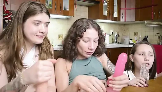 kinky sluts girlfriends suck threesome deep hot hot