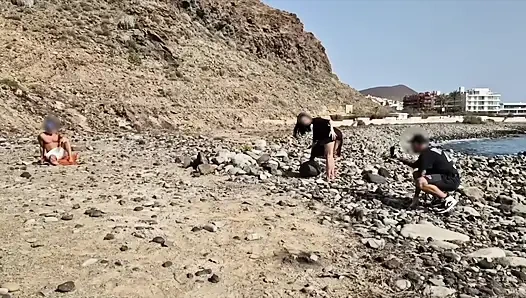 Приключения в ПЕРЕУЛКЕ, три члена для меня в переулке. Вуайерист, эксгибиционист и фотограф дают мне свои на шкуру