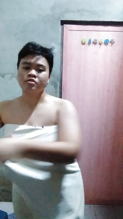 Asian teen get a lat night shower but it make her more horny