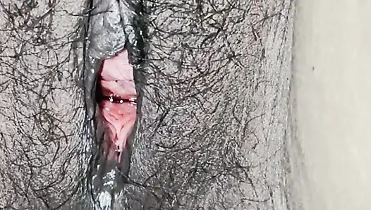 Bihar-Mama fickt gerne Dirty Poojas großen schwarzen Schwanz und nimmt ihr tief in die Kehle